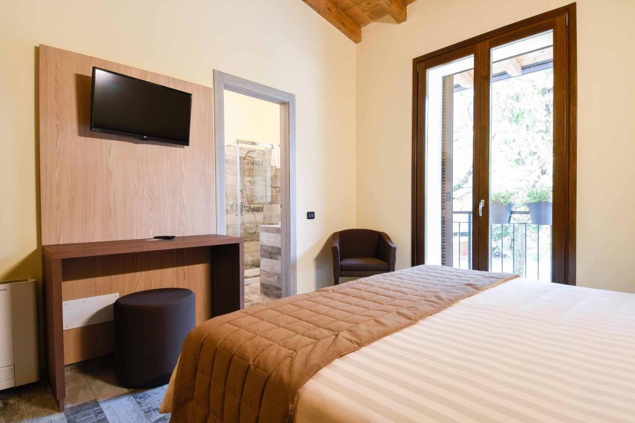Agriturismo Ippolita Lucchetti Cene Extérieur photo